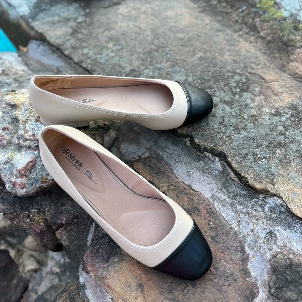 LifeStride Cap Toe Ballet Flats 8M Cream Black Parisian Preppy Quiet Luxury